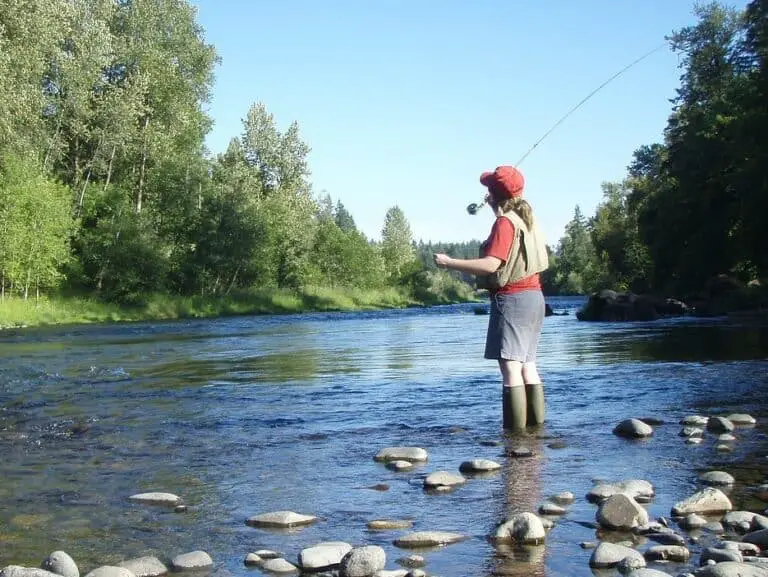 What To Wear When Fly Fishing In The Summer Rod And Net